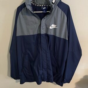 Nike Men's Windbreaker in Navy and Gray
